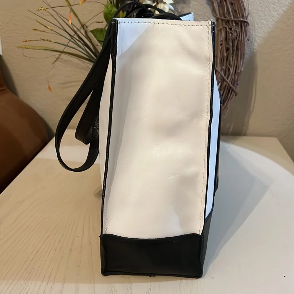 Classic Two-Tone White and Black Tote Bag with Tassel